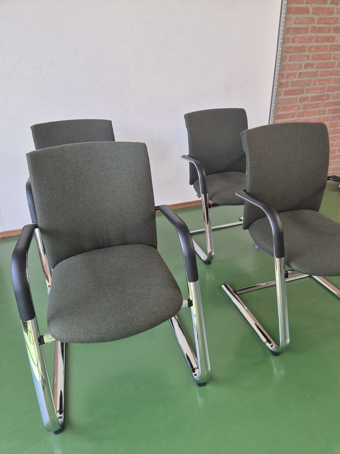 Freischwinger Kantoorstoelen - voor herstoffering